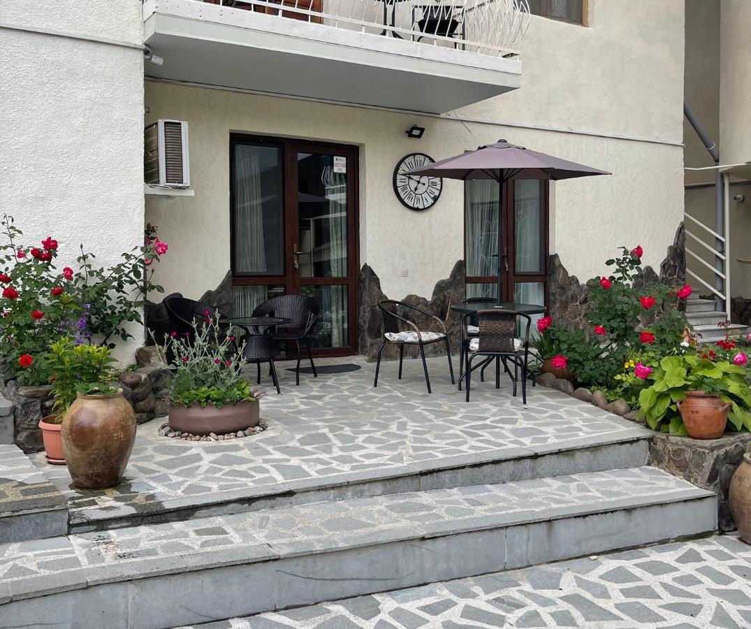 Borjomi Apartments Apart Hotel Extérieur photo
