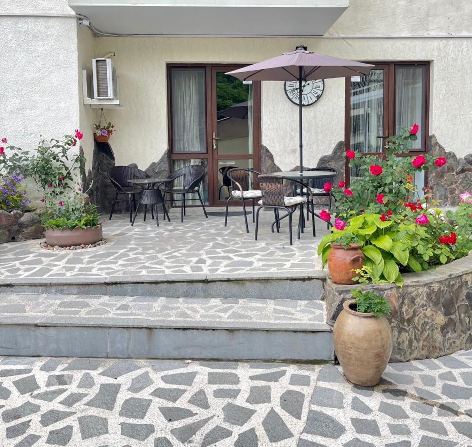 Borjomi Apartments Apart Hotel Extérieur photo